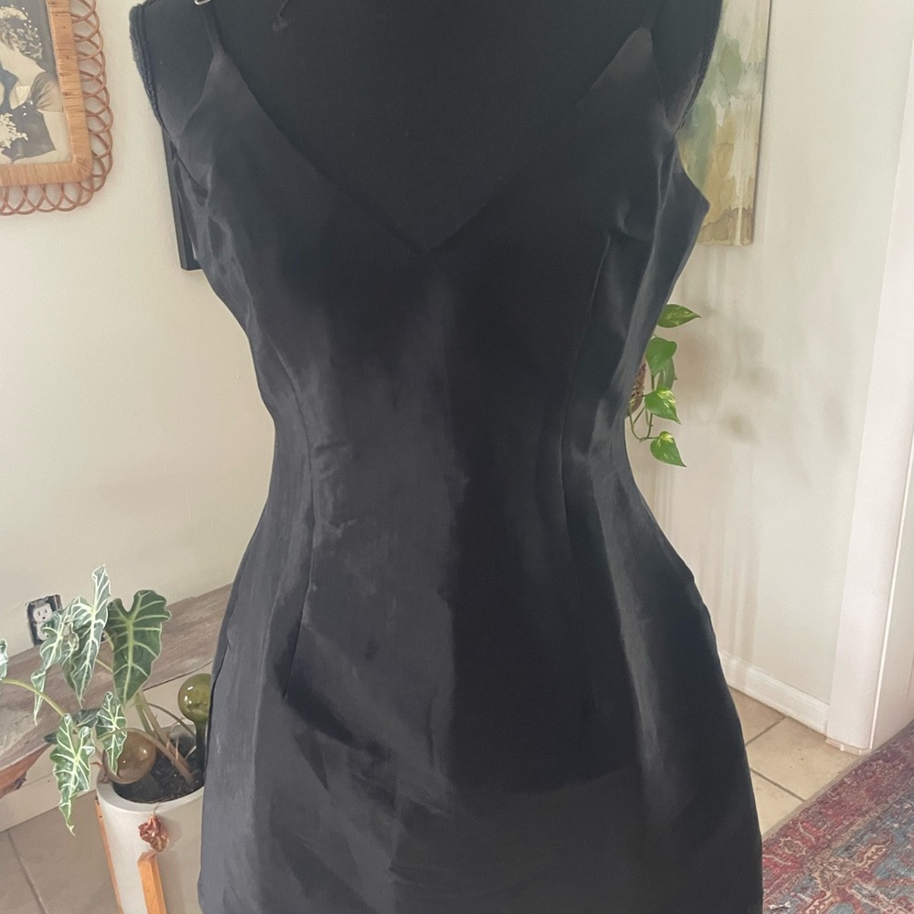 Elegant Black Sleeveless Dress